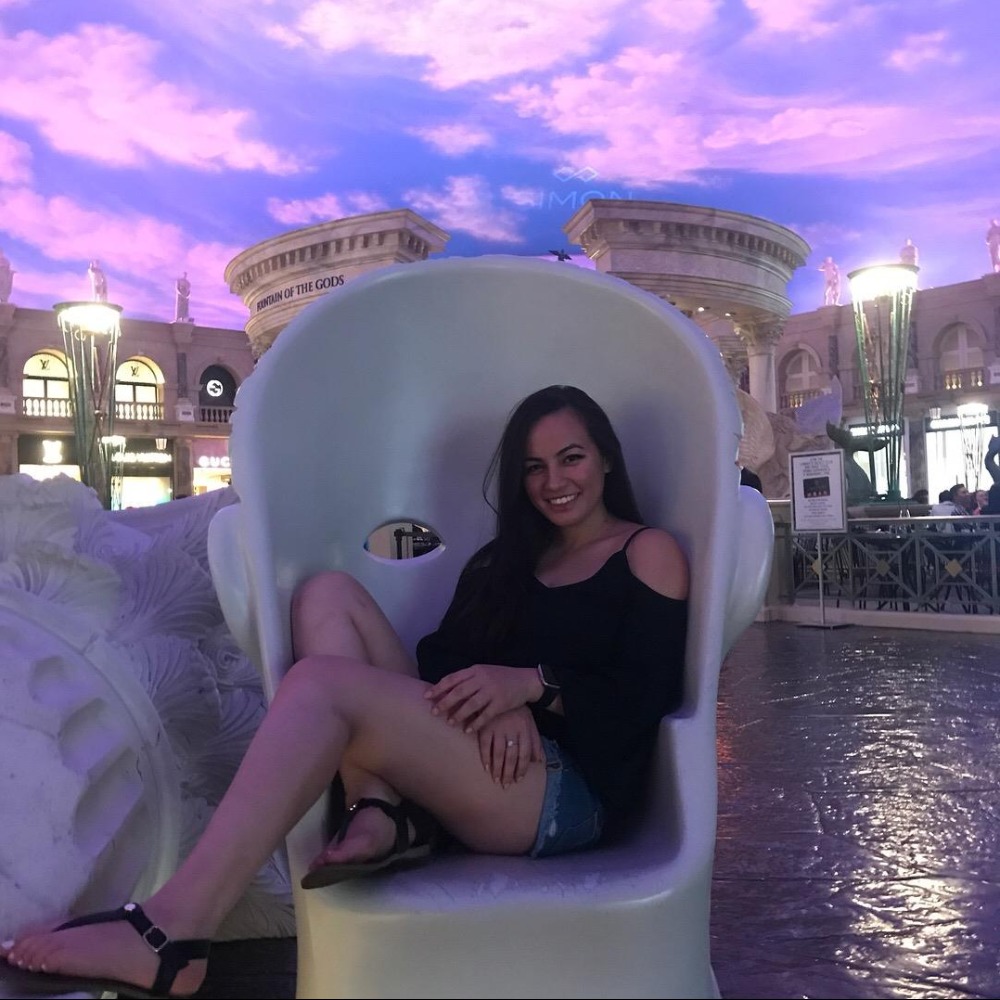 Meet your Posher, Iroda